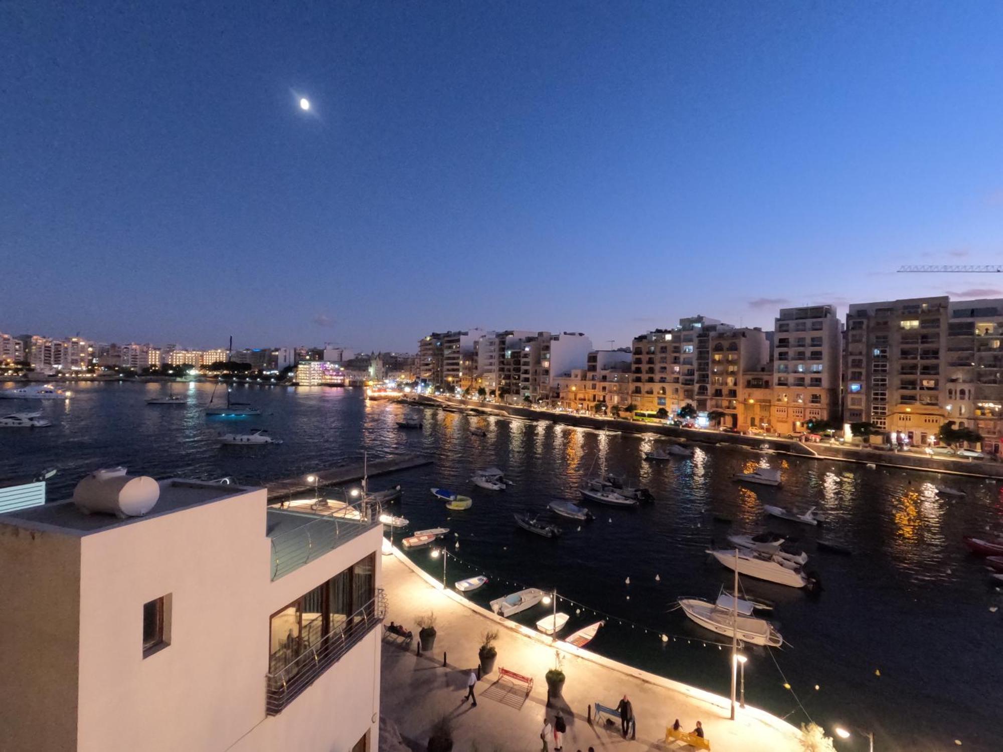 Spinola Seaview Deluxe 1 Bedroom Apartment *
